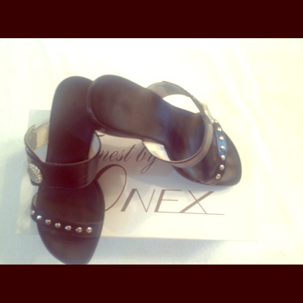 Women's dress shoes/sandals size 6